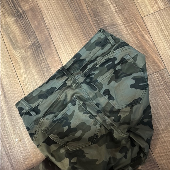 Camo Skinny Jeans - Picture 4 of 4